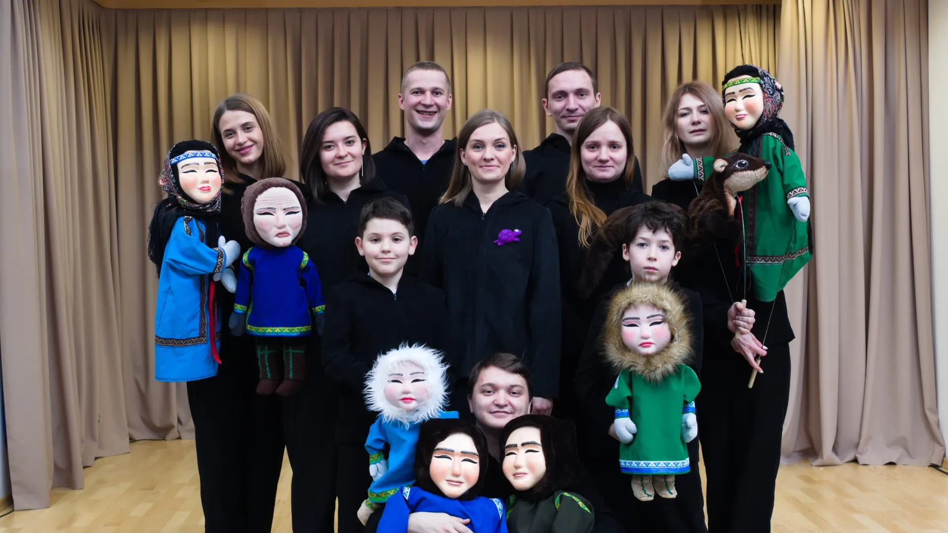 Первый спектакль, как и юбилейный, показывали на сцене в МВК имени Шемановского. Фото: архив Екатерины Дерюшевой