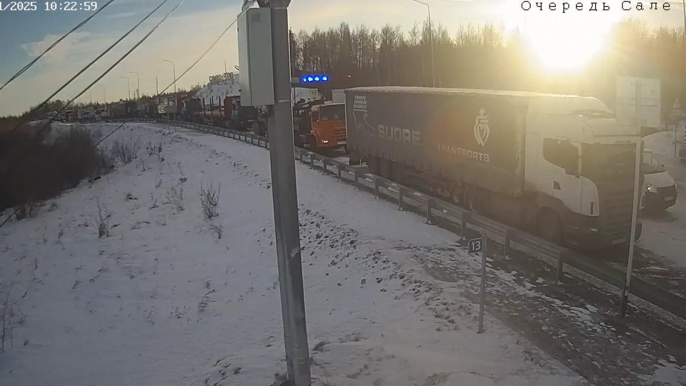 Очередь на КПП в Салехарде. Фото: скриншот онлайн-камер