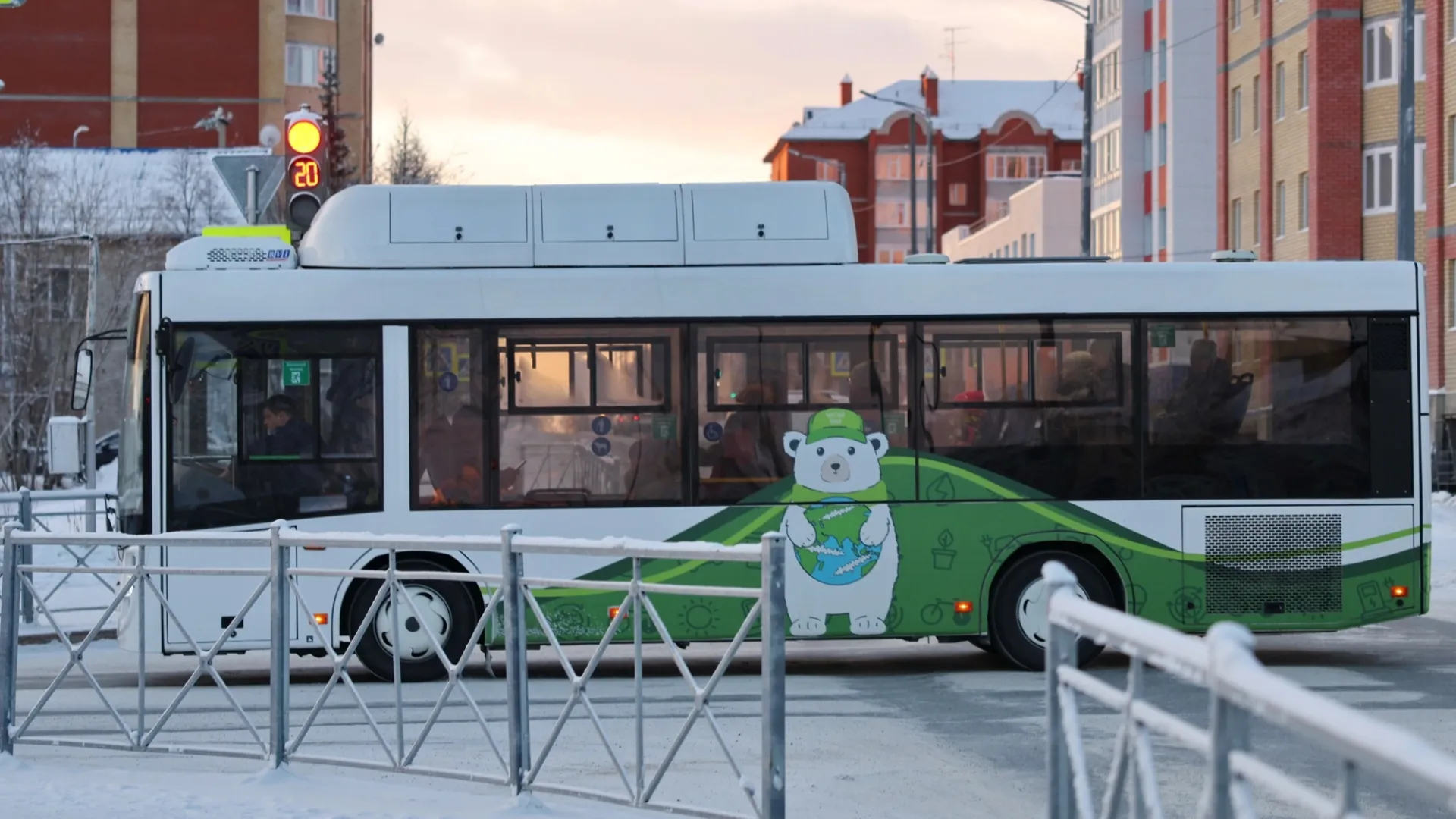 В Салехарде изменили схему движения городского автобуса. Фото: Андрей Ткачев / «Ямал-Медиа»